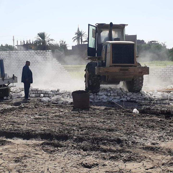 وزارة الزراعة واستصلاح الأراضي: وزير الزراعة يستبعد بعض المسئولين في مديرية الزراعة بمحافظة 49460