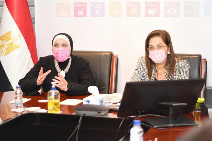 وزارتي التخطيط والتنمية الاقتصادية والتجارة والصناعة: وزيرتا التخطيط والصناعة تعقدان 52382