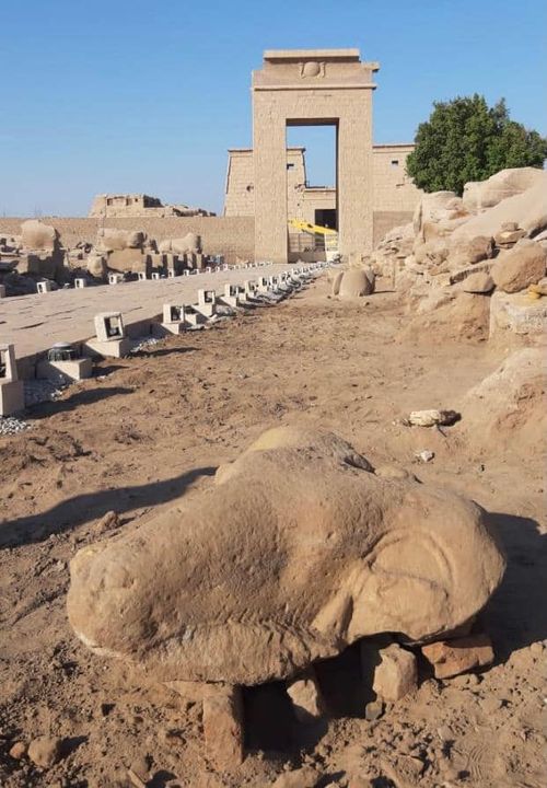 وزارة السياحة والآثار: ١١ أكتوبر ٢٠٢١ - بدء أعمال ترميم روؤس الكباش المكتشفة بطريق المواكب 53876
