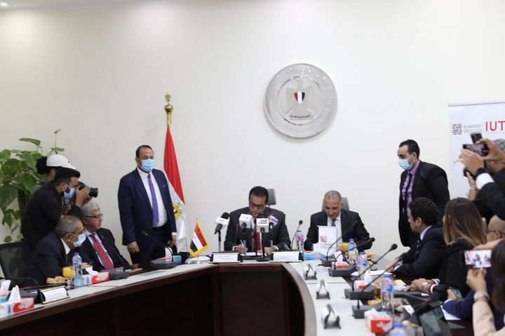 244758855_413896926759814_50764134867660