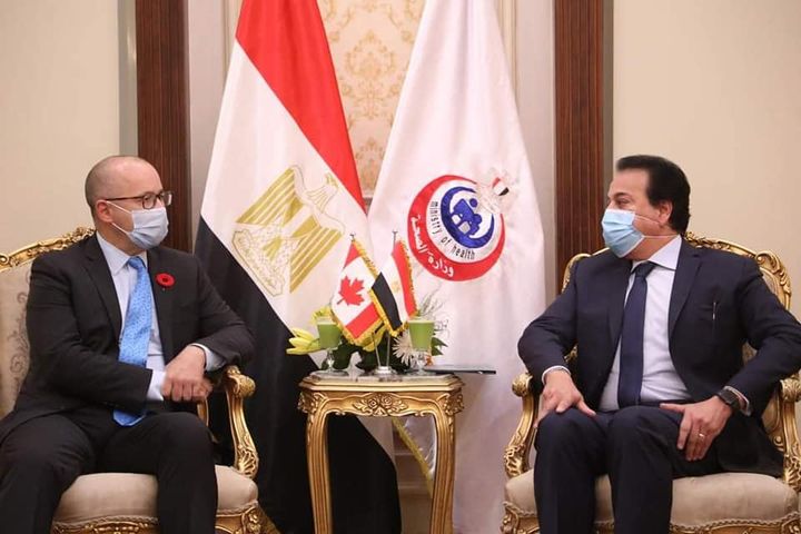 وزارة الصحة والسكان: وزير التعليم العالي والقائم بعمل وزير الصحة يستقبل السفير الكندي لبحث 76901