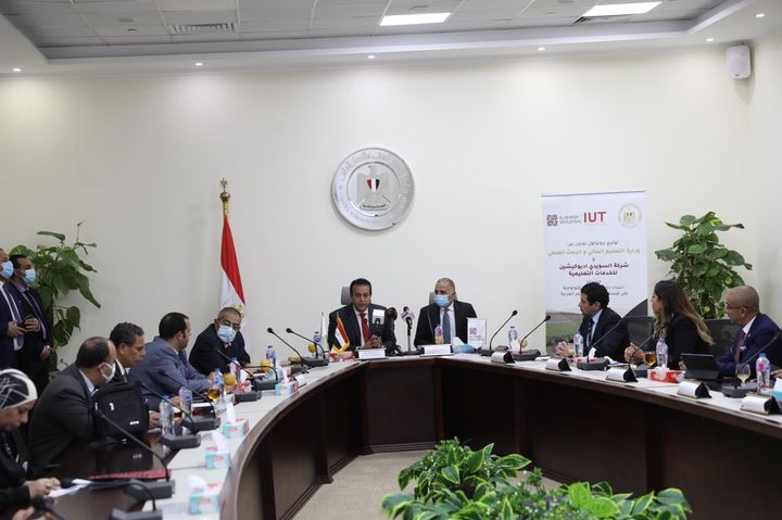 244585738_413896976759809_31765900387635