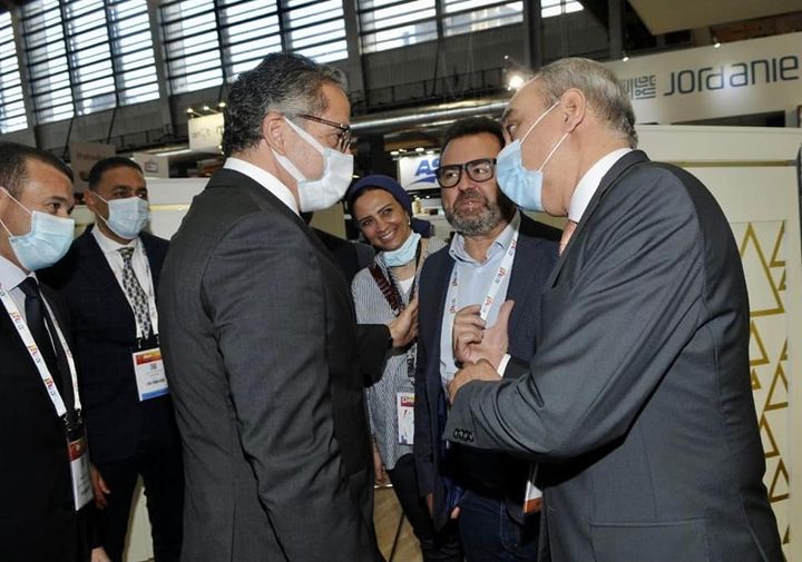 244681812_242128824624212_82017573244606