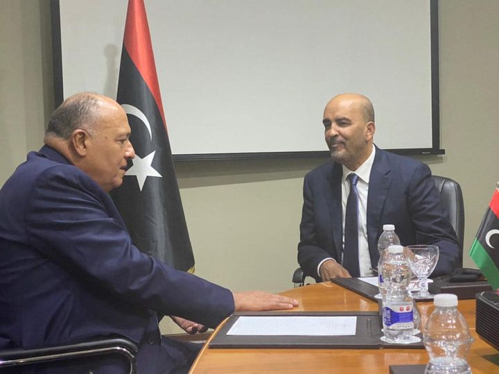 247599941_181996700776851_57292923354748