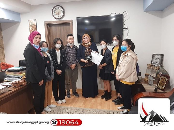 استقبلت الدكتورة رشا كمال رئيس الإدارة المركزية للطلاب الوافدين، مجموعة من طلاب جامعة هانوي من دولة فيتنام؛ 94918