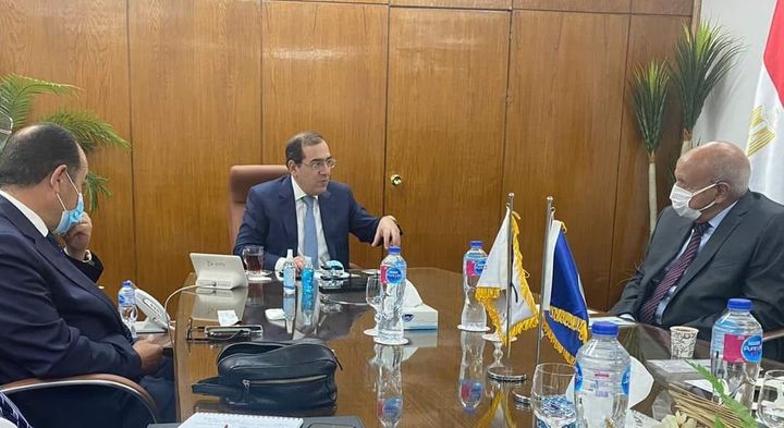 وزارة البترول والثروة المعدنية: وزير البترول يستقبل رئيس شركة جيوشى موتورز لبحث التعاون في 95726