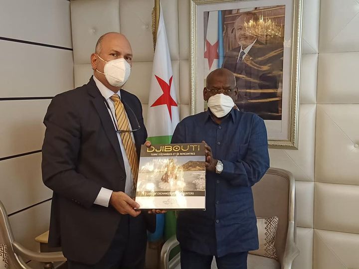 السفير المصري في جيبوتي يلتقي برئيس الوزراء 98252