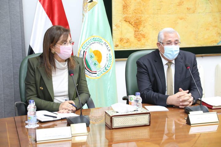وزيرا الزراعة والتخطيط يبحثان التعاون بين الوزارة وصندوق مصر السيادي في رفع كفاءة الأصول السيد القصير 22916