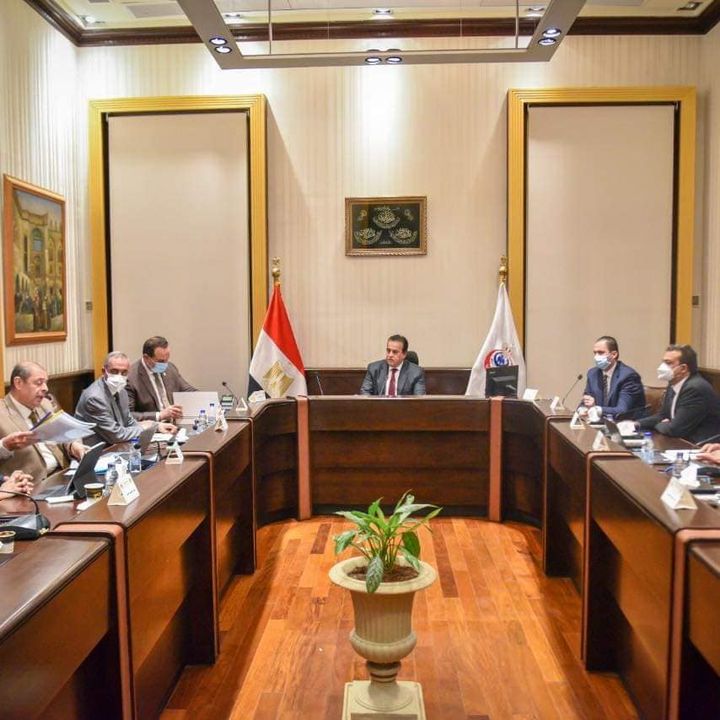 وزارة الصحة والسكان: وزير التعليم العالي والقائم بعمل وزير الصحة يعلن خطة التأمين الطبي 33859