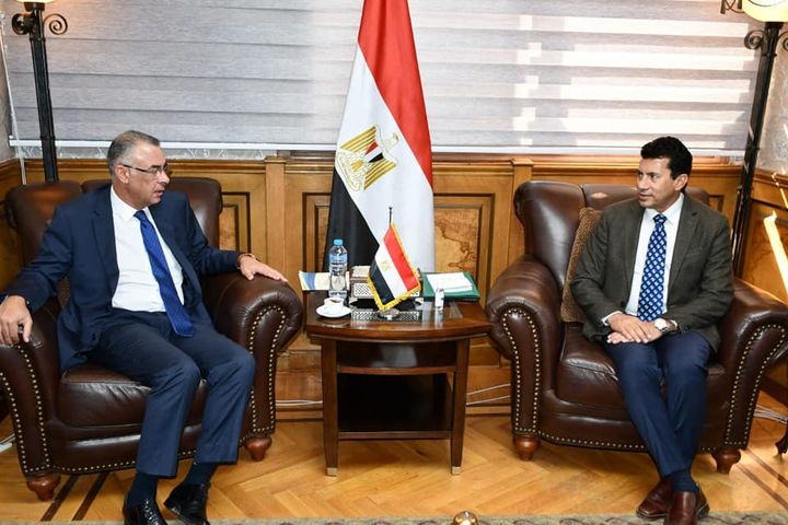 وزارة الشباب والرياضة: وزير الشباب والرياضة يستقبل سفير مصر لدى إيطاليا استقبل الدكتور 44644