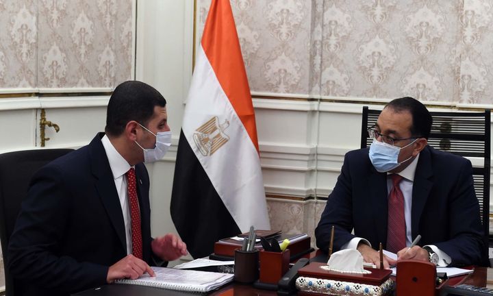 رئيس الوزراء يتابع مع الرئيس التنفيذي للهيئة العامة للاستثمار والمناطق الحرة أنشطة الهيئة التجهيز لزيارة 51755