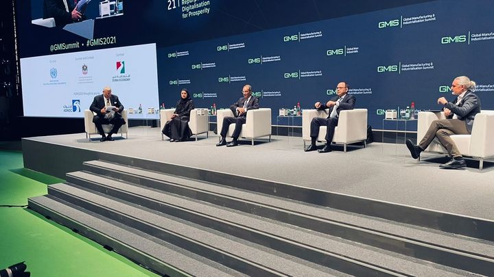 خلال مشاركته فى القمة العالمية للصناعة والتصنيع بدبى نيابة عن رئيس مجلس الوزراء الدكتور/ عمرو طلعت وزير 61559