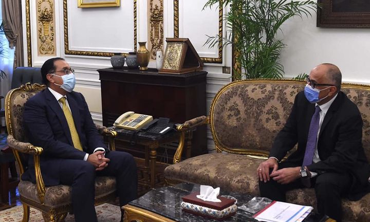 رئيس الوزراء يستعرض مع محافظ البنك المركزي ملفات العمل المشتركة التقى الدكتور مصطفى مدبولي، رئيس مجلس 63217