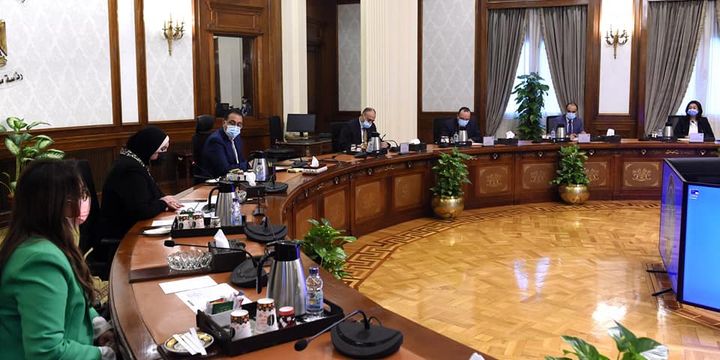 رئيس الوزراء يستعرض عدداً من مقترحات توطين الصناعات المغذية ومستلزمات الإنتاج عقد الدكتور مصطفى 74850