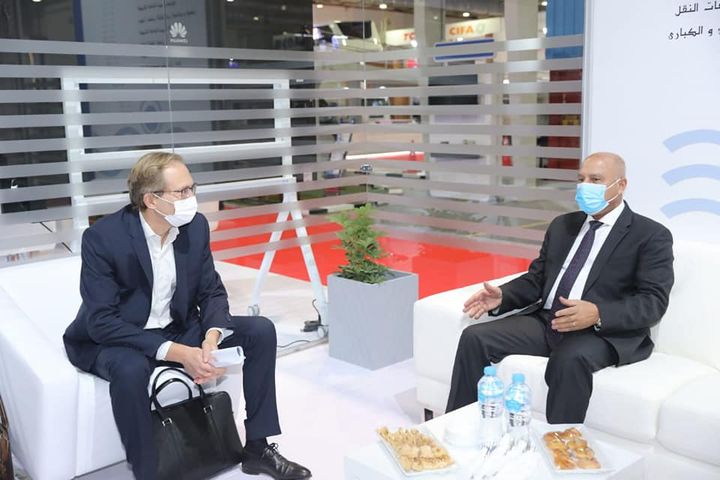 وزارة النقل: على هامش فعاليات الدورة الرابعة من معرض النقل الذكى TrANS MEA 2021 وزير النقل يلتقي 79997