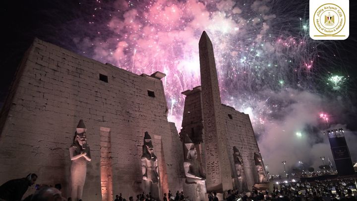 سماء الأقصر تختتم فعاليات الحفل الأسطوري لافتتاح طريق الكباش بالأقصر 86213