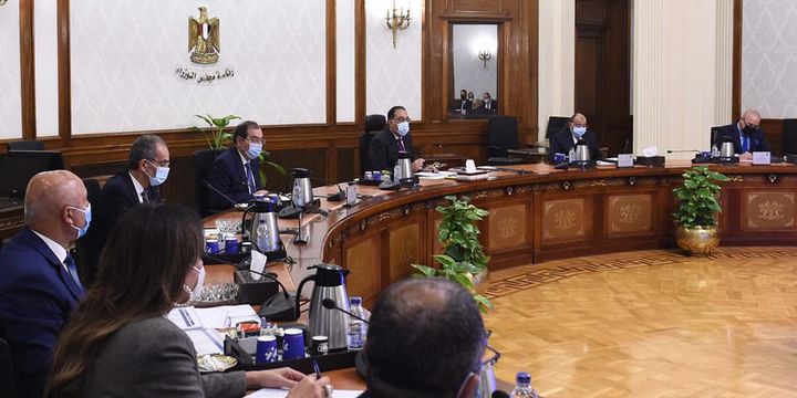 رئيس الوزراء يتابع الموقف التنفيذي لمشروعات المرحلة الأولى للمبادرة الرئاسية حياة كريمة عقد الدكتور 87431