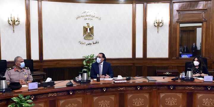 رئيس الوزراء يتابع مع رئيس الهيئة الهندسية للقوات المسلحة موقف عدد من المشروعات الجاري تنفيذها عقد 89556 1