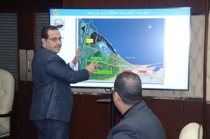 معاون وزير الإسكان يبحث مع مسئولي الهيئة العامة للمنطقة الاقتصادية لقناة السويس المشروعات التنموية 43557