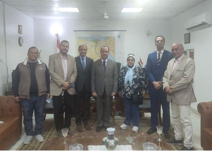 السفير المصري في جوبا يستقبل أعضاء القافلة الطبية المصرية 51225