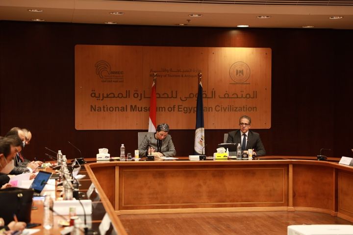 وزيرا السياحة و الآثار و البيئة يبحثان آليات تحويل شرم الشيخ لمدينة خضراء بالتزامن مع استعدادات مصر لcop27 56068