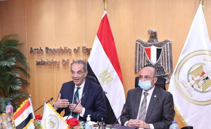 وزيرا العدل و الاتصالات وتكنولوجيا المعلومات يبحثان أوجه التعاون المشترك بين الوزارتين القاهرة في ٩ 77020
