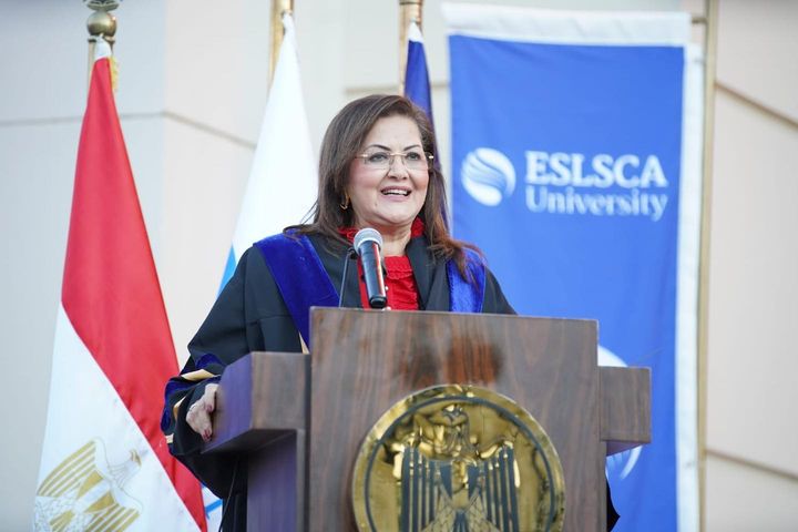 وزيرة التخطيط والتنمية الاقتصادية تشهد حفل تخريج الدفعات من الثالثة وحتى السابعة لبرنامج ماجستير إدارة 94206