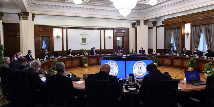 رئيس الوزراء يلتقى رؤساء وممثلي المجالس التصديرية لمناقشة مقترحاتهم بشأن زيادة الصادرات مدبولي: توجيهات 19078 1