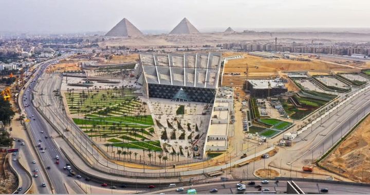 وزير السياحة والآثار يترأس اجتماع مجلس إدارة هيئة المتحف المصري الكبير -وضع القطع الأثرية في 85 من 107 19818