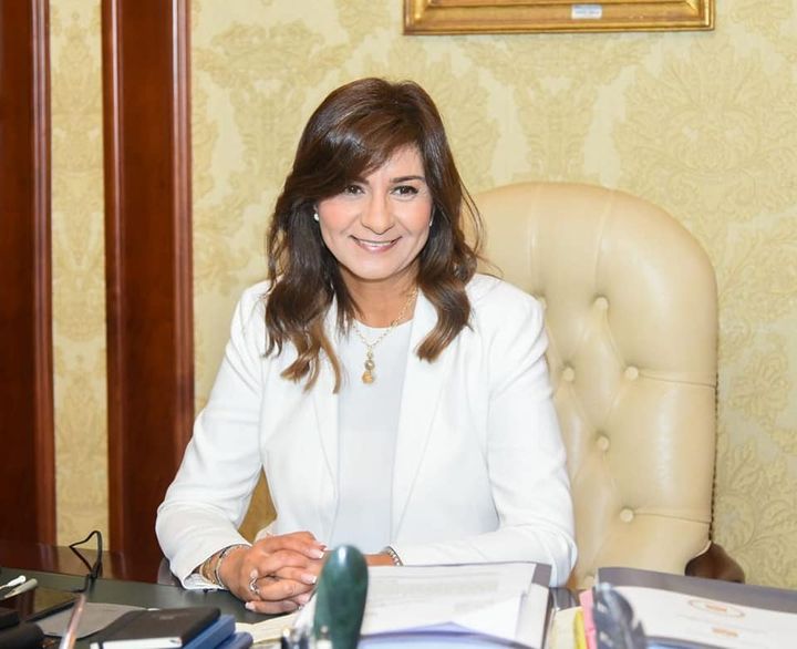 وزيرة الهجرة تهنئ عالما مصريا بنبوغه العلمي لرصده حركة الجزيئات في زمن الأتو ثانية 24423