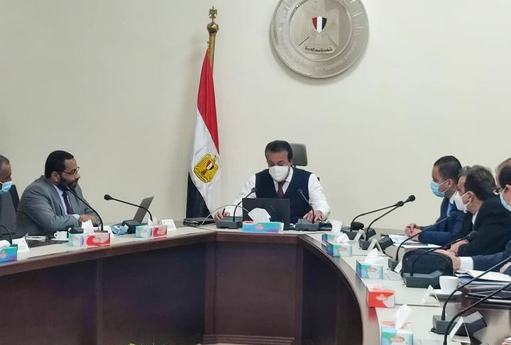 وزارة الصحة والسكان: خلال اجتماعه الدوري لمتابعة سير العمل بمنظومة تطعيم المواطنين باللقاحات 42287