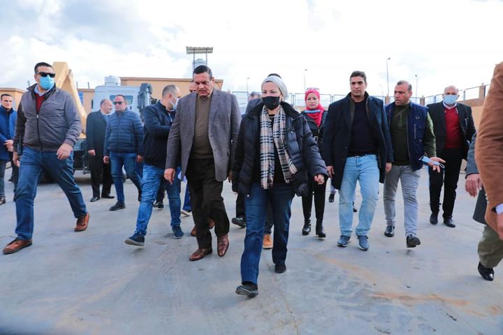 وزارة البيئة: على هامش جولتها بالمنشآت الصناعية بمحافظتى الإسكندرية والبحيرة: وزيرة البيئة 45142
