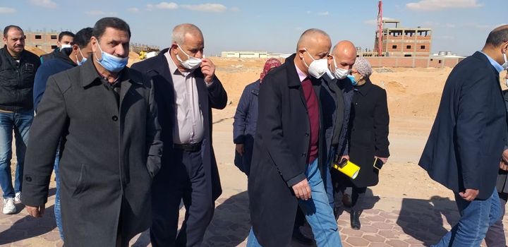 مسئولو الإسكان يتفقدون مشروعات الكهرباء والطرق والمرافق بمدينة العاشر من رمضان قام المهندس عبدالمطلب 47031
