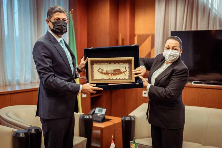 السفير المصري في ليبرفيل يلتقي رئيسة مجلس الشيوخ الجابونية  التقى السفير سيف قنديل، سفير جمهورية مصر 51667