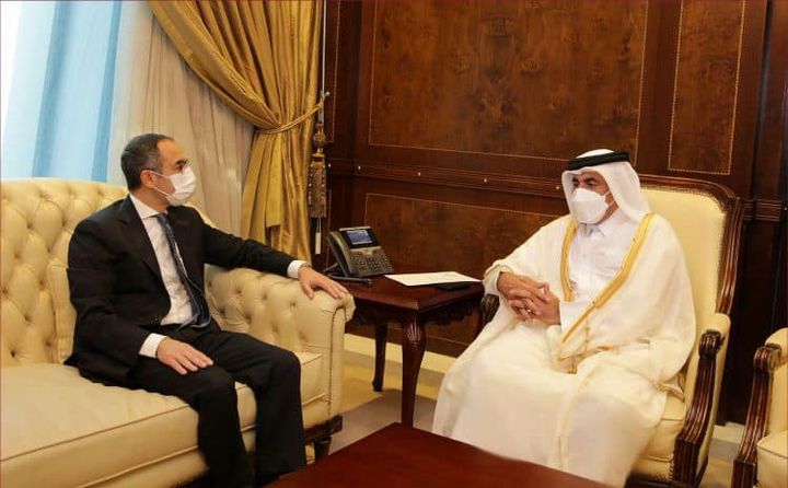 سفير مصر في الدوحة يلتقي وزير المواصلات القطري ــ التقى السفير عمرو الشربيني سفير 62632 1