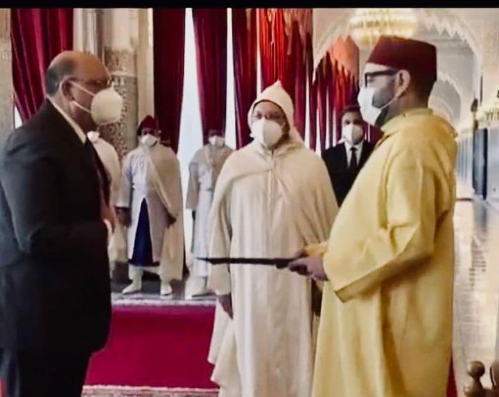 سفير مصر في المغرب يُقدم أوراق اعتماده لجلالة الملك محمد السادس  قدَّم السفير ياسر مصطفى عثمان سفير 68923