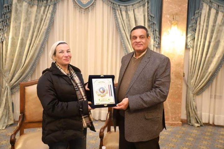 وزيرة البيئة تختتم جولتها لمتابعة الالتزام البيئى الطوعى للمنشأت الصناعية بمحافظتى الأسكندرية والبحيرة 83036