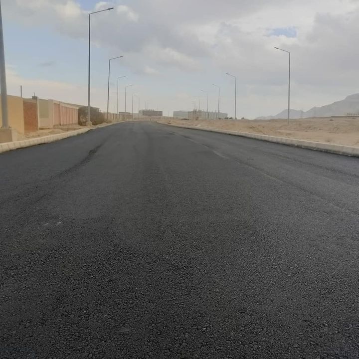 وزارة الإسكان والمرافق والمجتمعات العمرانية: رئيس جهاز خليج السويس تتفقد أعمال الطرق بتوسعات 87052