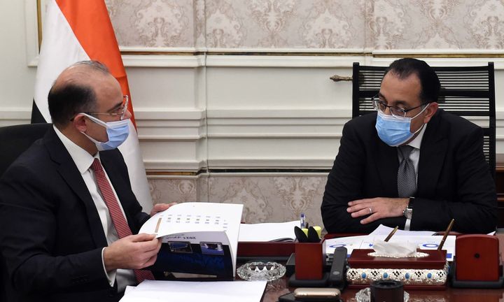رئيس الوزراء يلتقي رئيس البورصة لاستعراض مؤشرات أداء السوق خلال عام 2021 مؤشرات التداول والمسجلين الجدد 92852