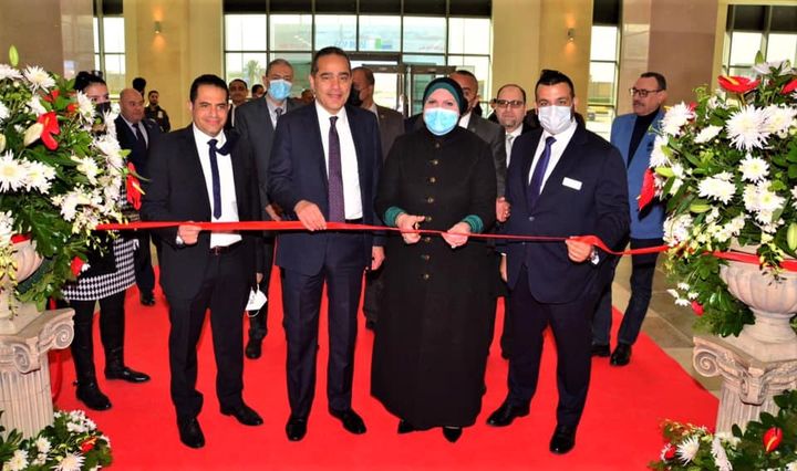 وزارة التجارة والصناعة: بمشاركة 340 شركة عارضة محلية وأجنبية وزيرة التجارة والصناعة تفتتح 98789