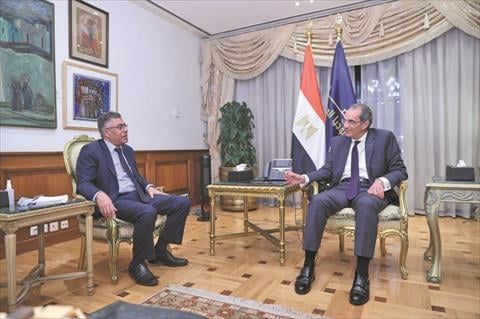 وزير الاتصالات في حوار شامل مع جريدة الشروق: قفزنا إلى المركز الثالث إفريقيًا في البنية التحتية الدكتور 12824