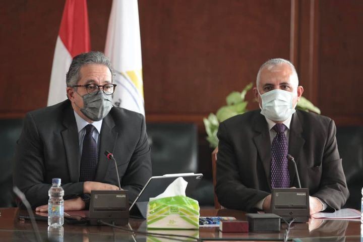 - وزيرا السياحة والآثار والموارد المائية والري يناقشان عدد من الموضوعات المشتركة بين الوزارتين - الدكتور 25275