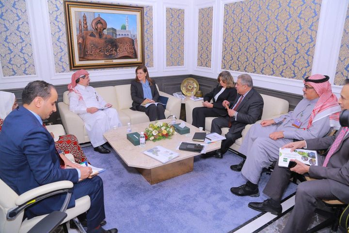 خلال زيارتها لمقر البنك الإسلامي للتنمية بجدة: وزيرة التخطيط والتنمية الاقتصادية، ومحافظ مصر لدى مجموعة 26155