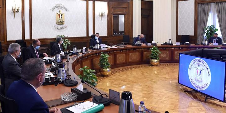 رئيس الوزراء يتابع خطوات إنشاء محطات تحلية مياه البحر عقد الدكتور مصطفى مدبولي، رئيس مجلس الوزراء، 30437