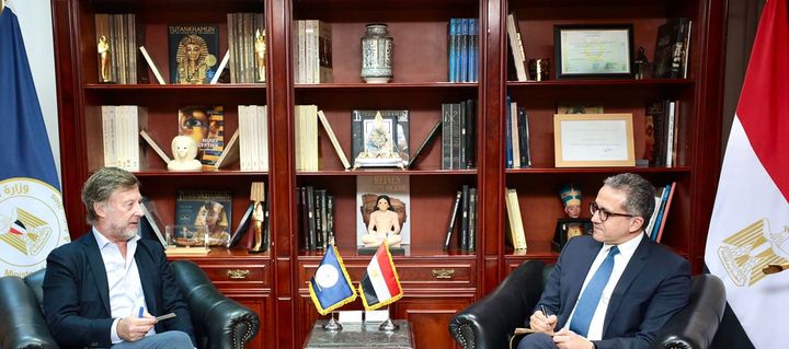 وزارة السياحة والآثار: ٢١ فبراير ٢٠٢٢ - وزير السياحة والآثار يناقش مع رئيس مجموعة أكور 30493