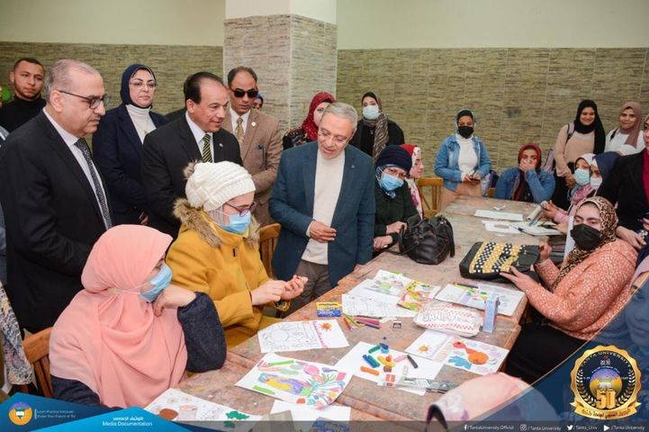 برعاية وزير التعليم العالى والبحث العلمى : رئيس جامعة طنطا يشهد إطلاق مبادرة قادون باختلاف بكلية التربية 47791