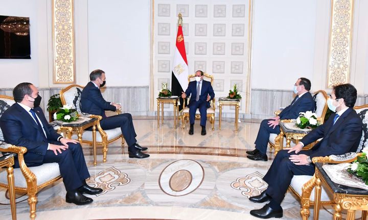 استقبل السيد الرئيس عبد الفتاح السيسي اليوم السيد برنارد لوني الرئيس التنفيذي لشركة بريتيش بيتروليوم بي بي، 49789