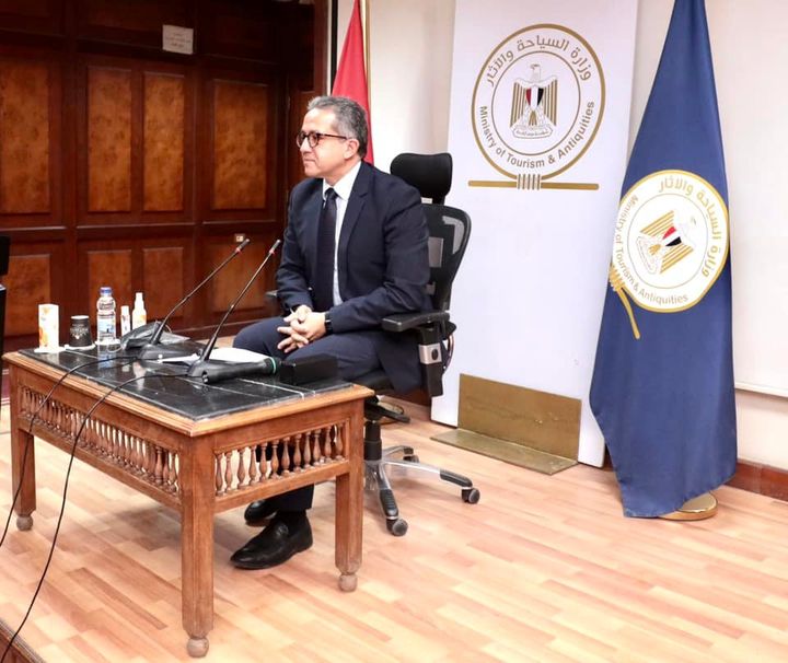 -وزير السياحة والآثار يلتقي بمجموعة من العاملين بالوزارة الحاصلين على ماجستير إدارة الأعمال الحكومي MBA من 53195