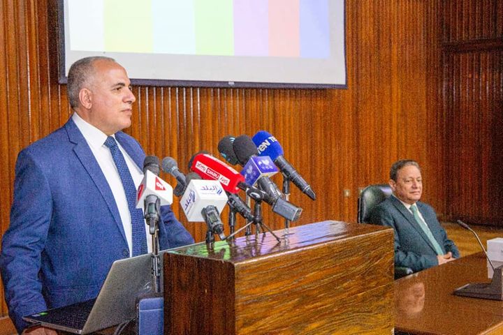وزارة الموارد المائية والري: خلال جلسة حوارية عقدها المجلس الأعلى للإعلام : الدكتور عبد 55880