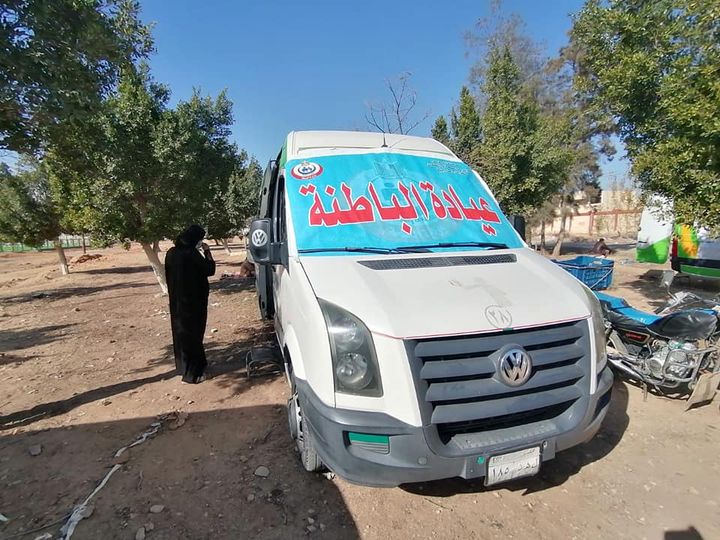 وزارة الصحة والسكان: الصحة: القوافل الطبية قدمت خدماتها العلاجية بالمجان لـ110 آلاف مواطن خلال 64415